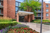 Building Photo - 1405 E Central Rd