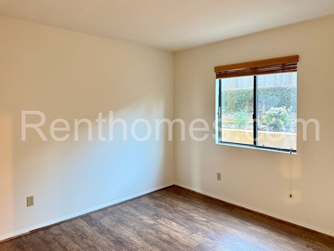 Building Photo - 14265 Marianopolis Way