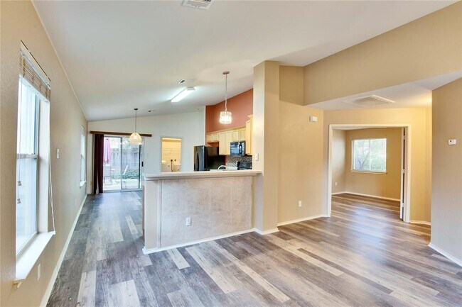 Building Photo - 2512 Jesse Owens Dr