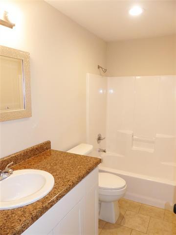 Building Photo - 214 Braz St