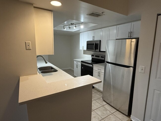 Building Photo - 4179 N Haverhill Rd