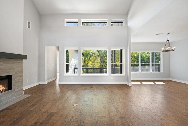 Building Photo - 3018 Sunridge Dr