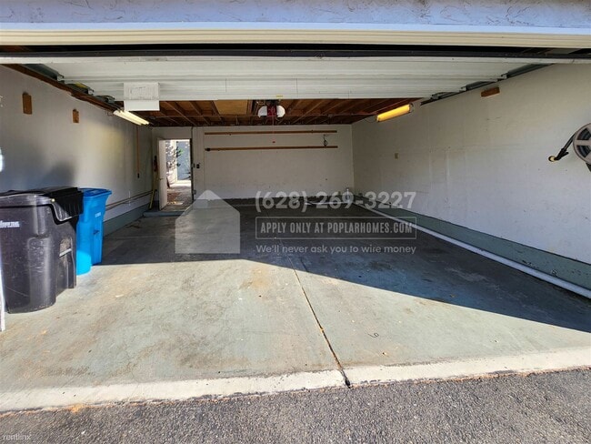 Building Photo - 3 br, 2.5 bath Townhome - 4246 Atlantic Co...