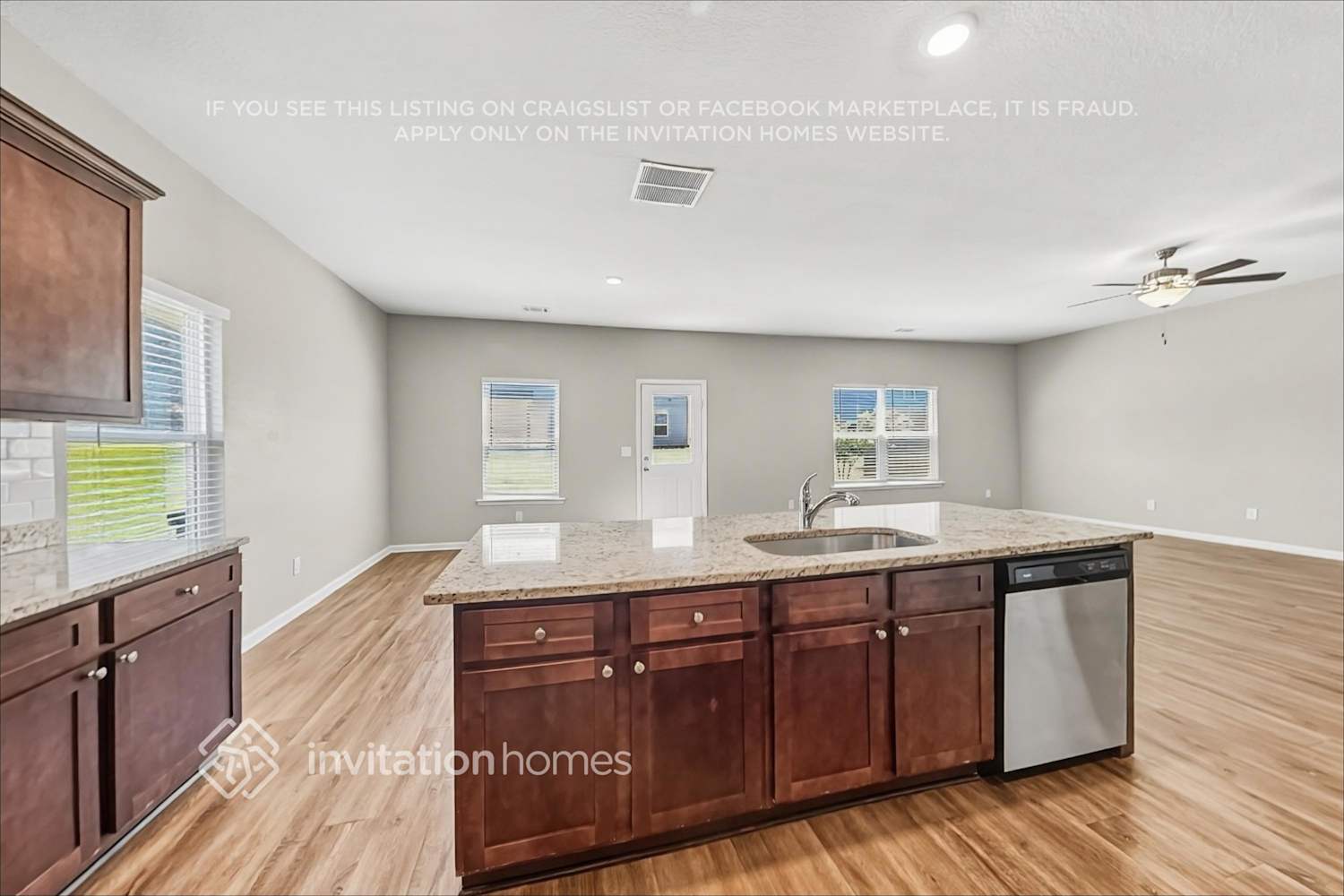Building Photo - 407 Vermeer Ct