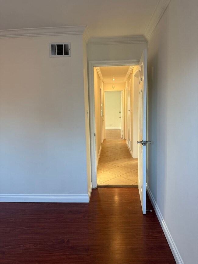 Building Photo - Private HOME 3bed/2 bath + POOL in Woodland Hills! NO OTHER UNIT ON THE PROPERTY!!!!