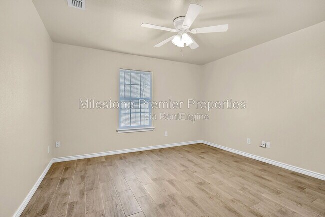 Building Photo - 1025 Rice St