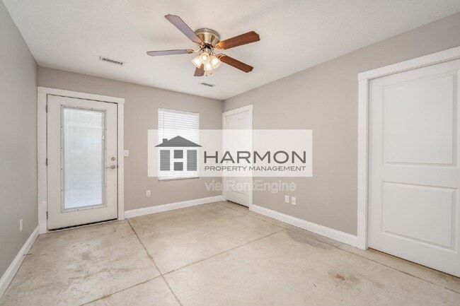 Building Photo - 531 Sunflower Dr