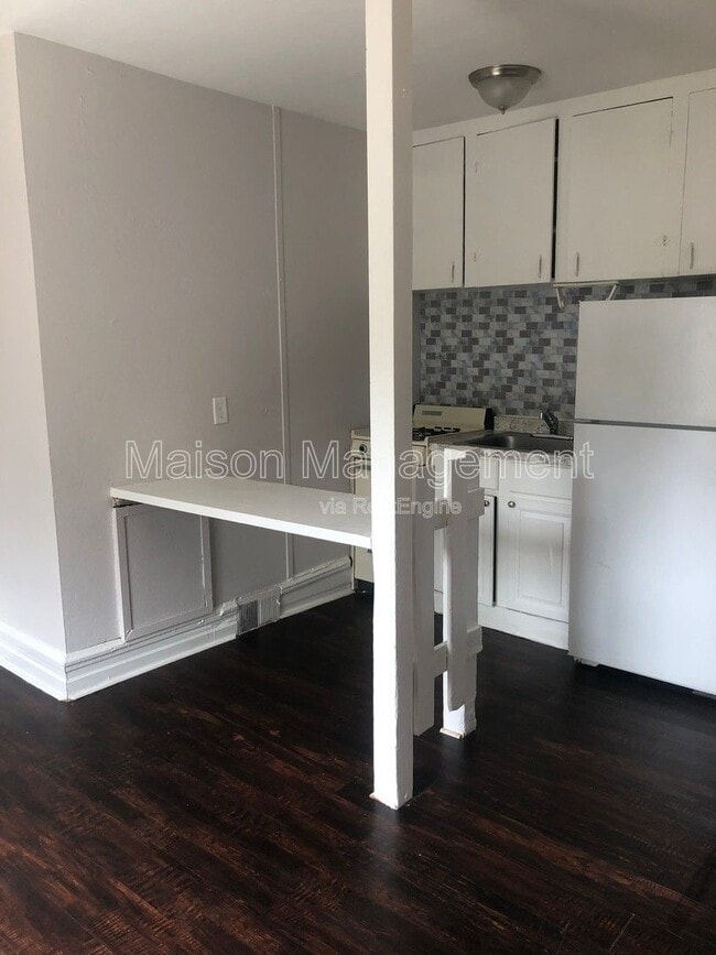 Building Photo - 48 Harlem St