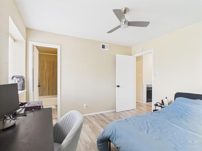 Building Photo - 3115 Helms St