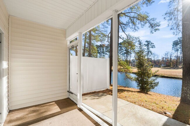 Building Photo - 3BR Townhome Carolina Forest – GREAT PRICE - Community Pool/Lake View