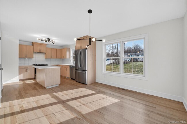 Building Photo - 2216 Crompond Rd