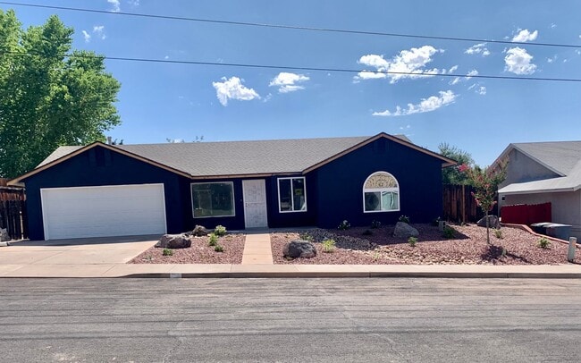 Building Photo - Four Bedroom Remodeled Home in Red Cliffs