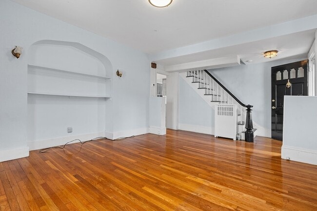 Building Photo - 12 Lowell Pl