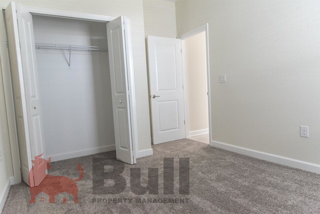 Building Photo - 7518 Summerlake Groves St