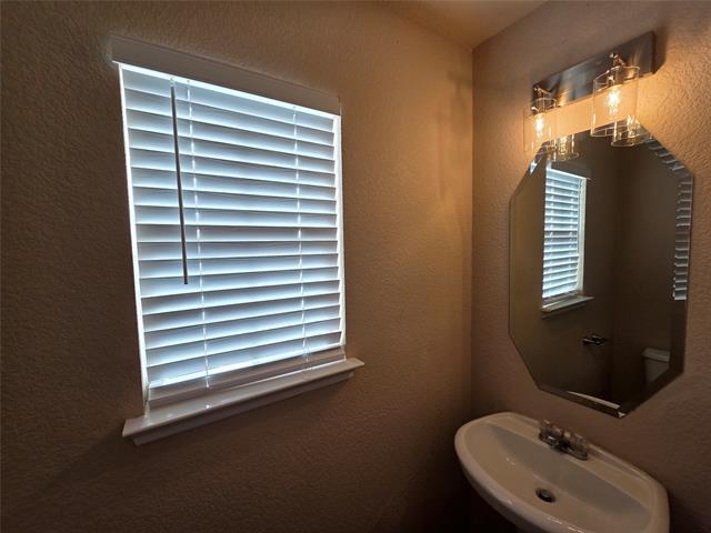 Building Photo - 7720 Labrador Dr