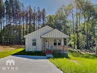 Building Photo - 444 Deaton St