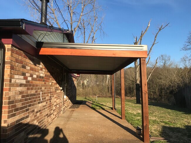 Carport - 723 Mercer Dr