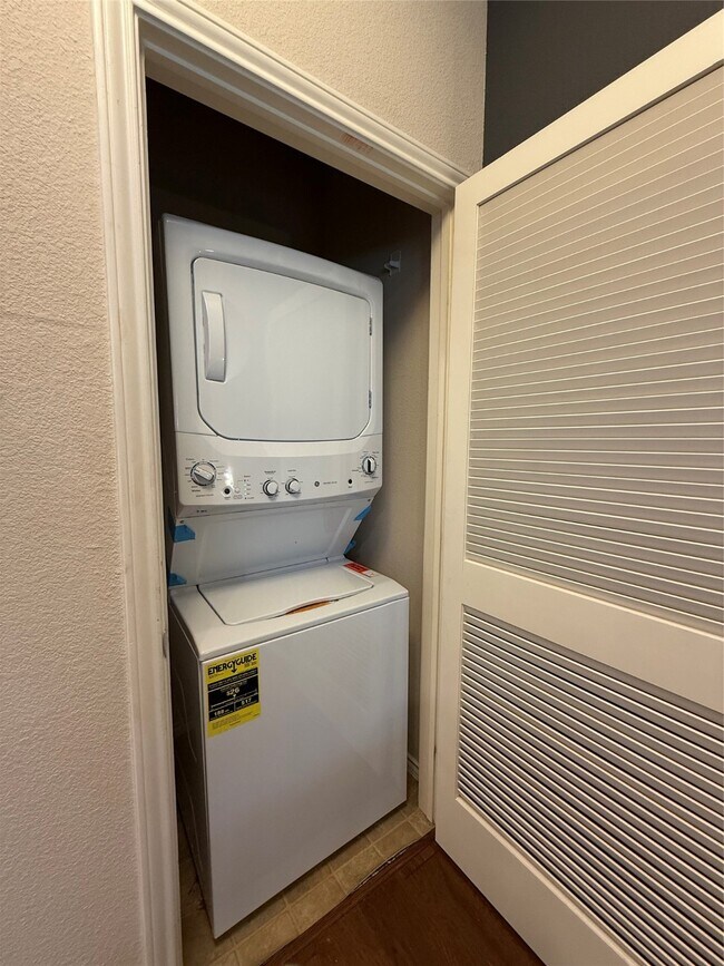 Building Photo - 1410 Ennis St