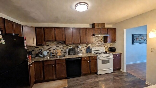 Building Photo - 636 Pintail St