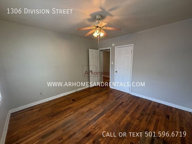 Building Photo - 1306 Division St