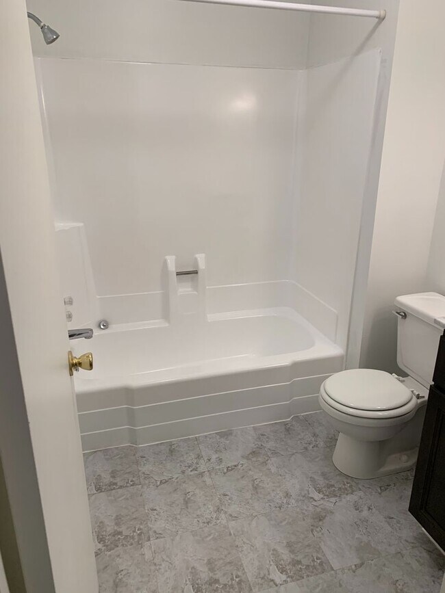 Building Photo - Great Berkshire Estates Condo, Wyomissing, PA