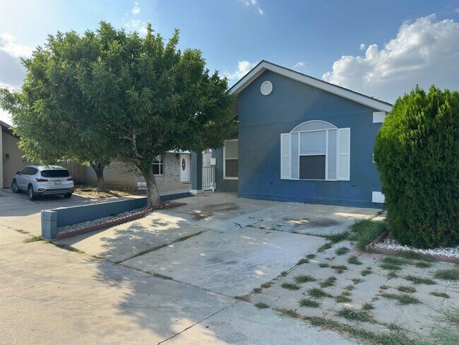 Building Photo - 1004 Minutemen Dr
