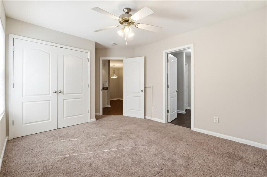 Building Photo - 1468 Box Circle