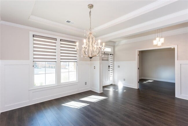 Building Photo - 5015 Montes Ln