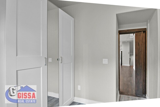 Building Photo - 1043 Longspur Ln