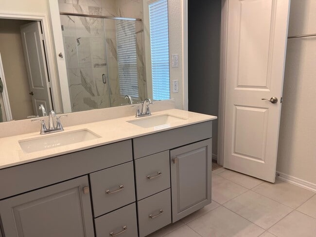 Building Photo - 126 W Coralburst Lp