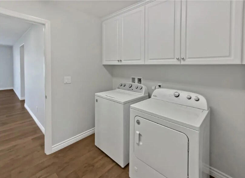 Building Photo - 31846 Victoria Pl