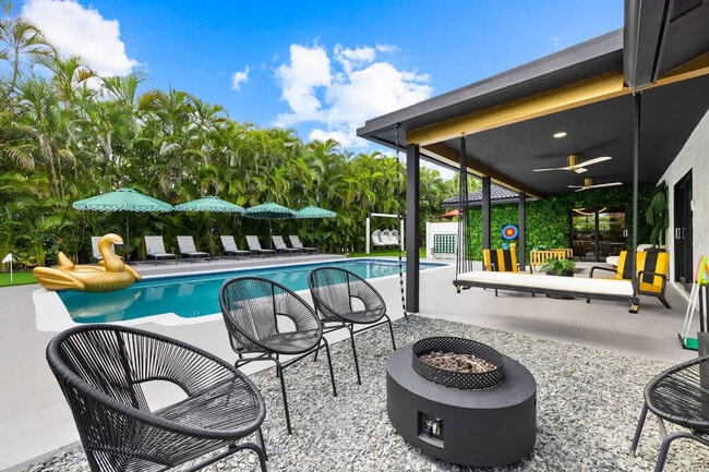 Building Photo - 10366 NW 15th St