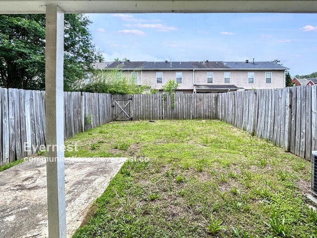Building Photo - 340 Rocky Ridge Cir