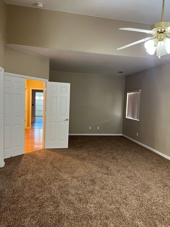 Building Photo - Beautiful 3-Bedroom, 2-Bath Single-Story Home