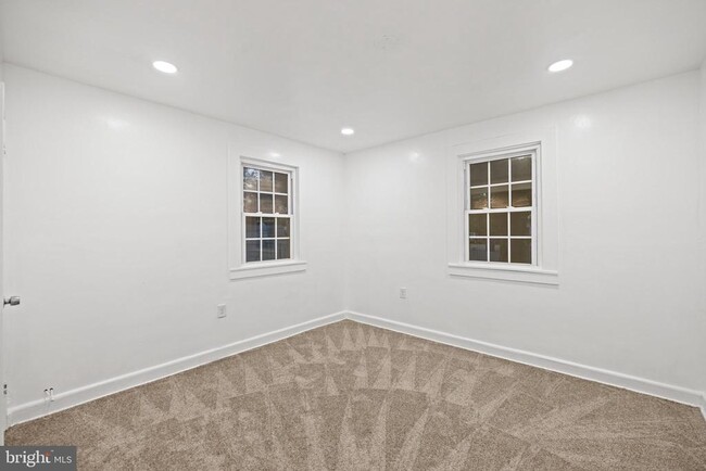 Building Photo - 7213 Tyler Ave