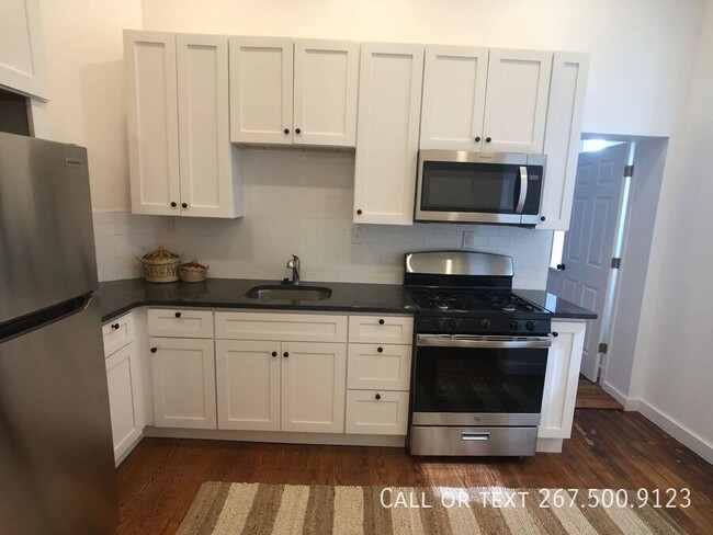 Primary Photo - Newly removated, very spacious 2BR unit wi...