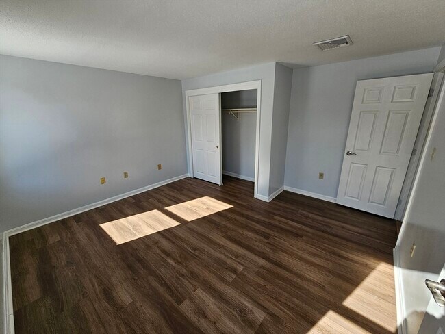 Building Photo - 5 Marc Dr