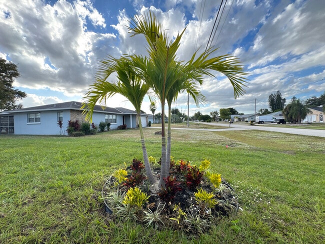 Building Photo - 1882 Coral Point Dr