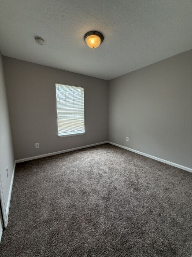 Building Photo - Beautiful 3 Bedroom 2 Bath House with New ...