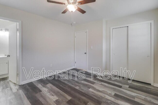 Building Photo - 129 Quarles St