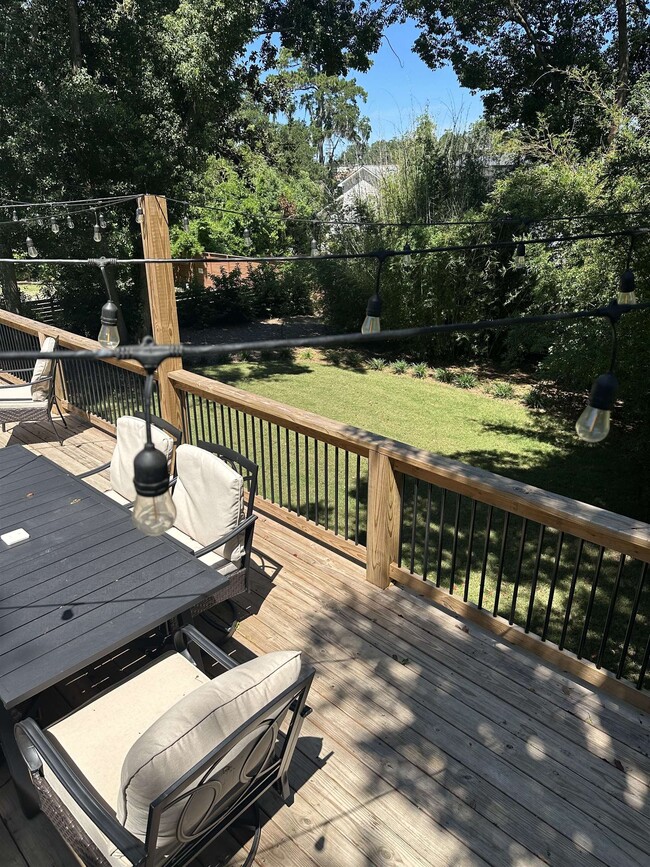 Building Photo - 420 E 6th Ave