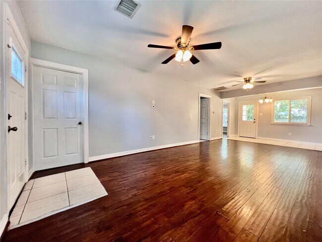 Building Photo - 4114 Beggs St