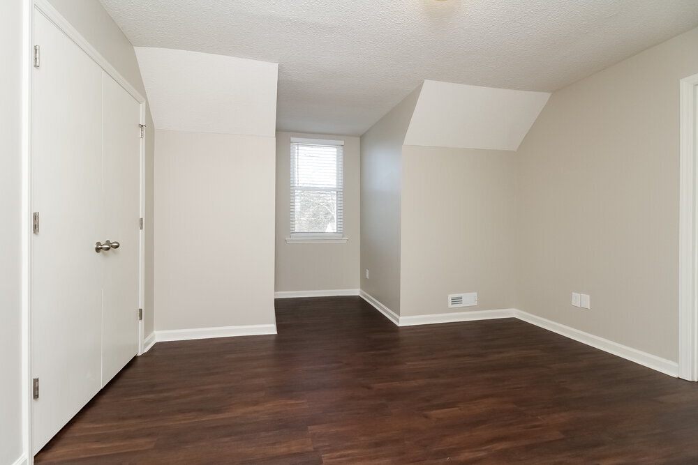 Building Photo - 1506 Ashlawn Dr