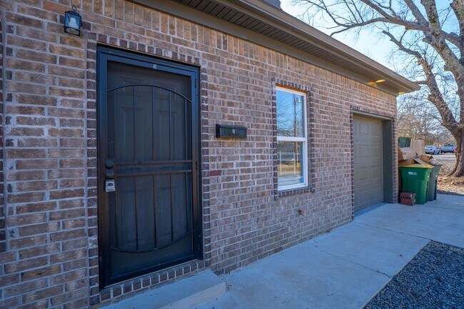 Building Photo - 4009 W. 17 ST