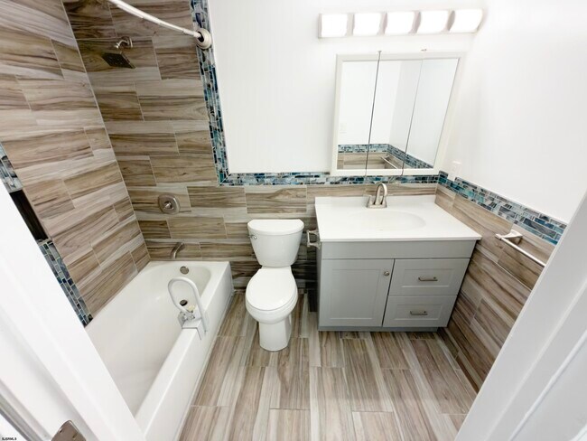 Building Photo - 1649 N Missouri Ave