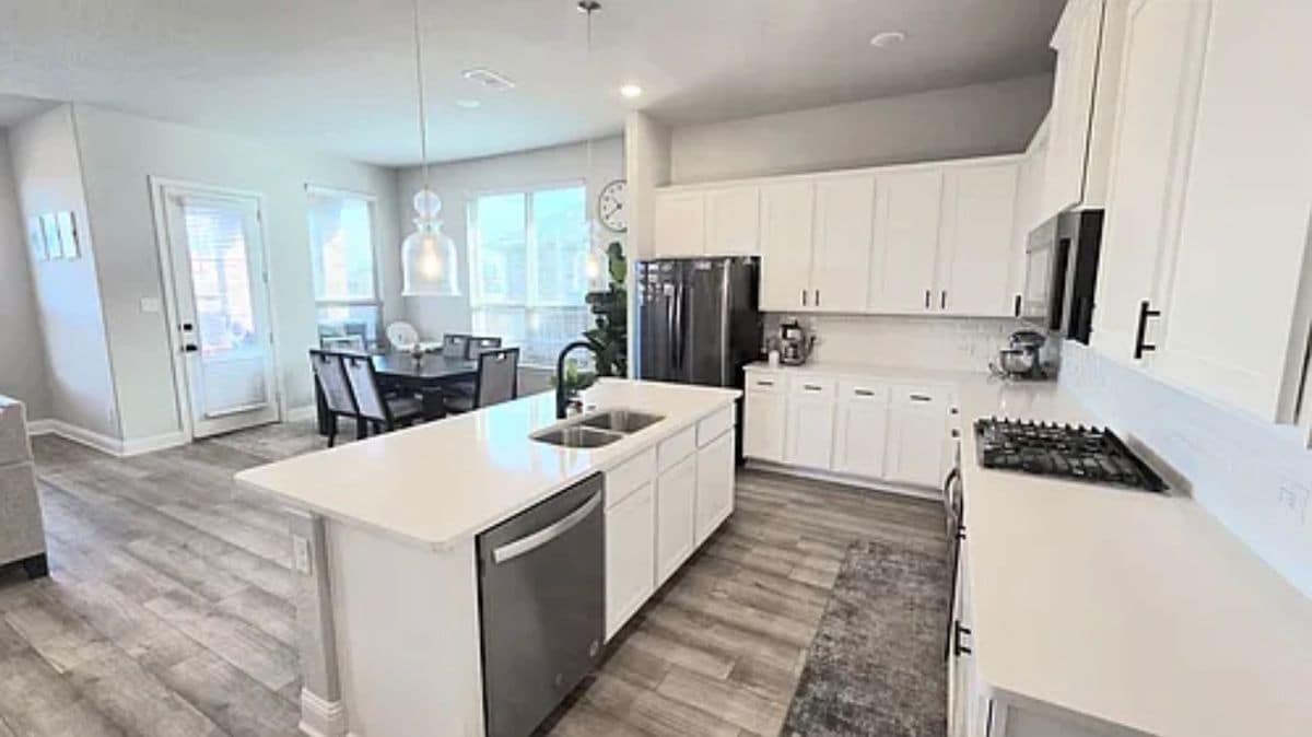 Building Photo - 2719 Lazy Pne Ln