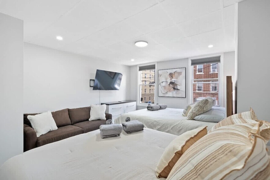 Building Photo - 225 Hancock Ave