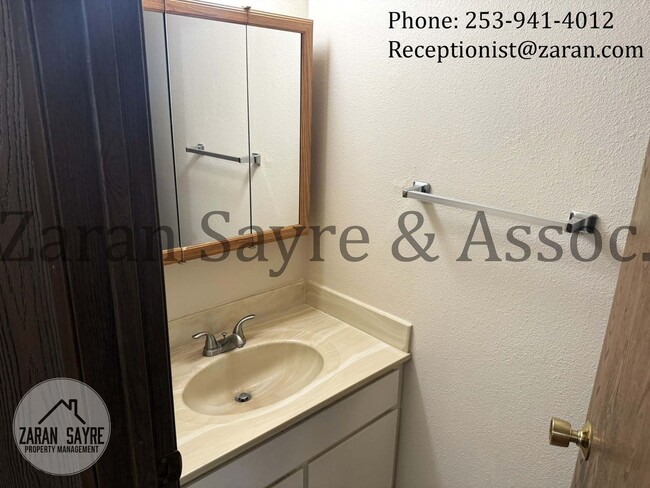 Building Photo - 203