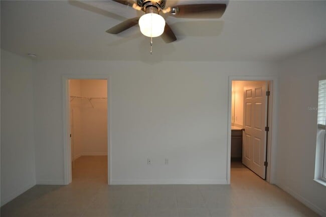 Building Photo - 14 Unimay Ct