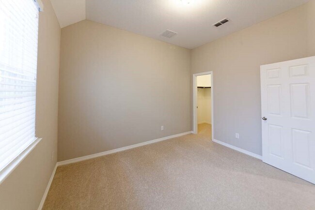 Building Photo - 22138 Grand Mist Dr